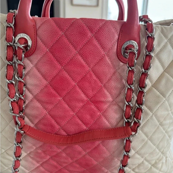 CHANEL Tote Caviar leather rare. EUC - Picture 3 of 14